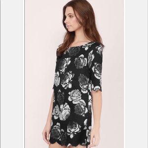 TOBI Black/Grey Rose Scallop Trim Shift Dress
